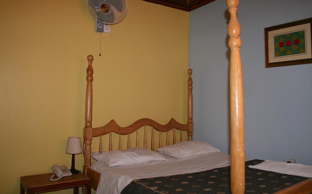 קמפאלה Hotel Acacia חדר תמונה