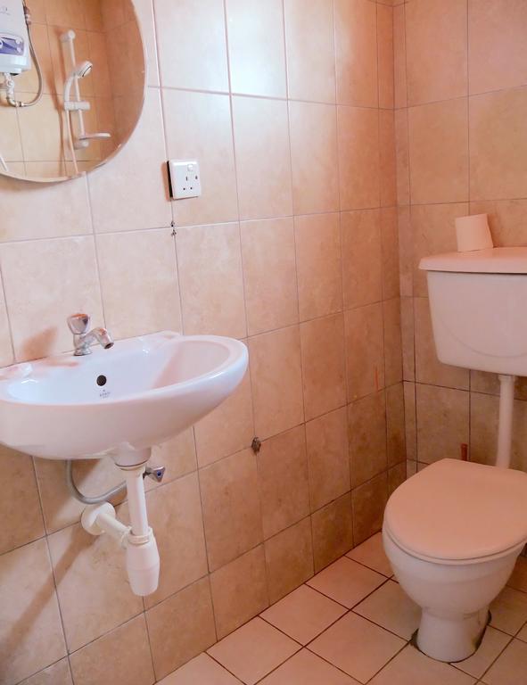 קמפאלה Hotel Acacia מראה חיצוני תמונה